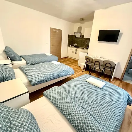 Hirsch Πανσιόν